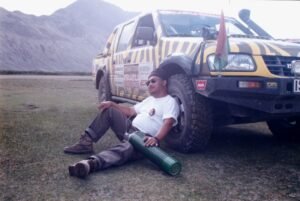 Each participating vehicle carried two oxygen cylinders